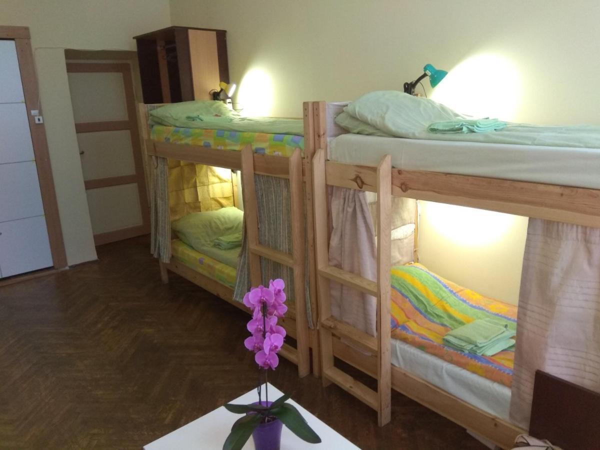 Hostel Driveリヴィウ エクステリア 写真